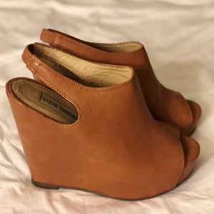 Steve Madden leather wedges size 6